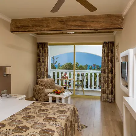 Hotel Defne Ana