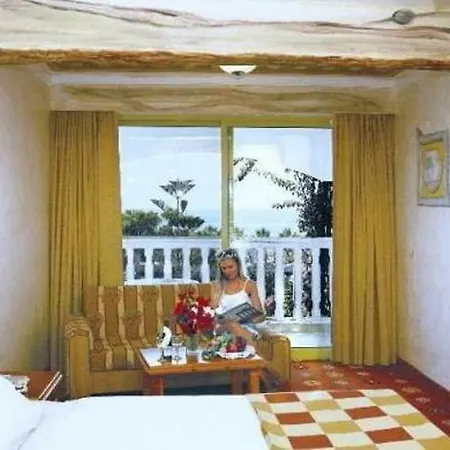 Otel Defne Garden