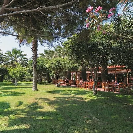 Otel Defne Garden Side